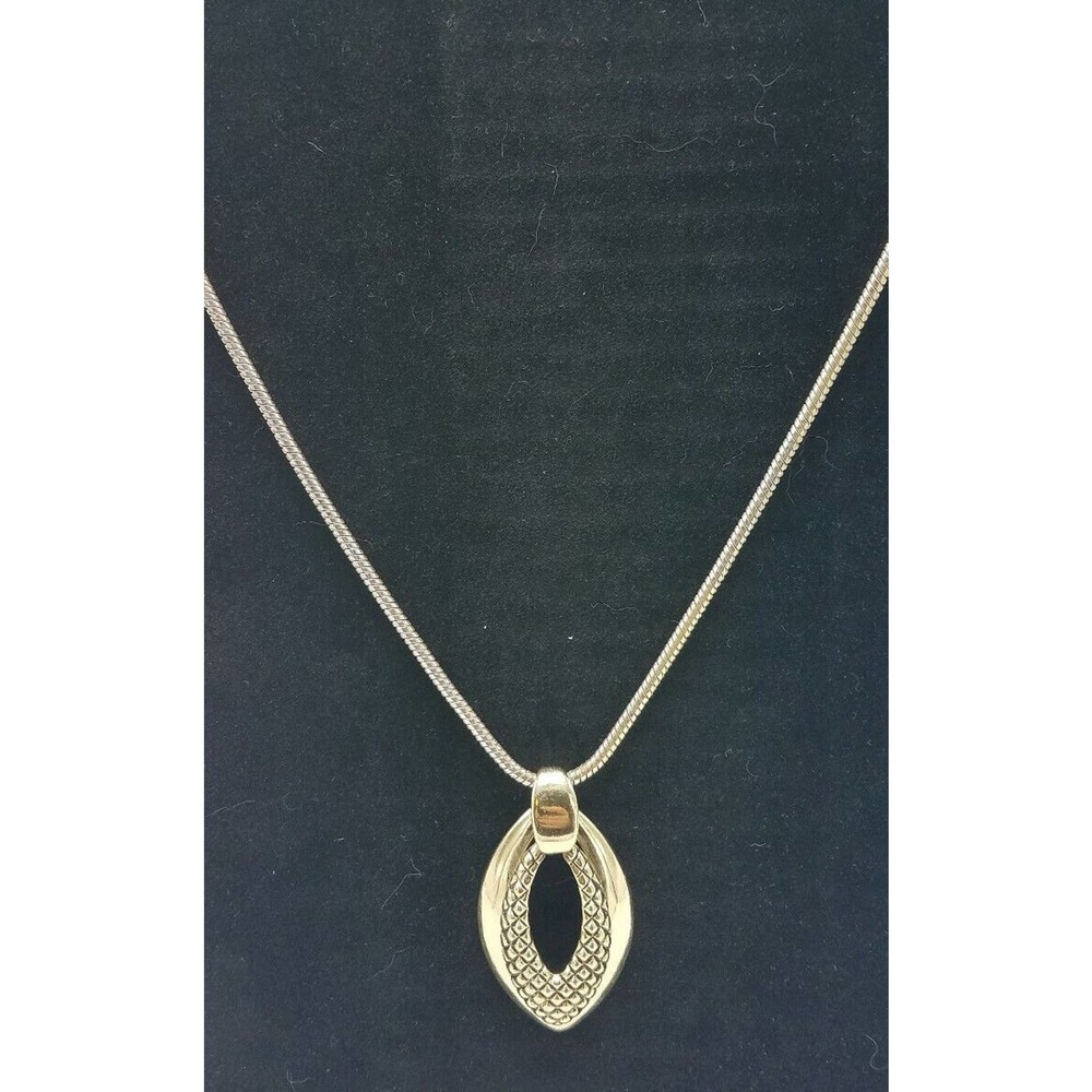 Vintage NAPIER Gold Tone Rope Necklace With Leaf Pendants 18" Signed